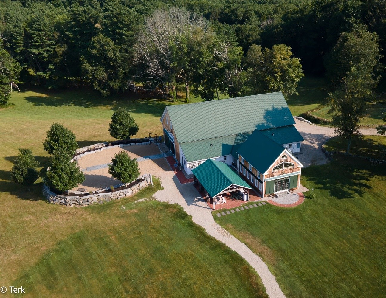 BARN AT POWDER MAJOR’S FARM wedding venue